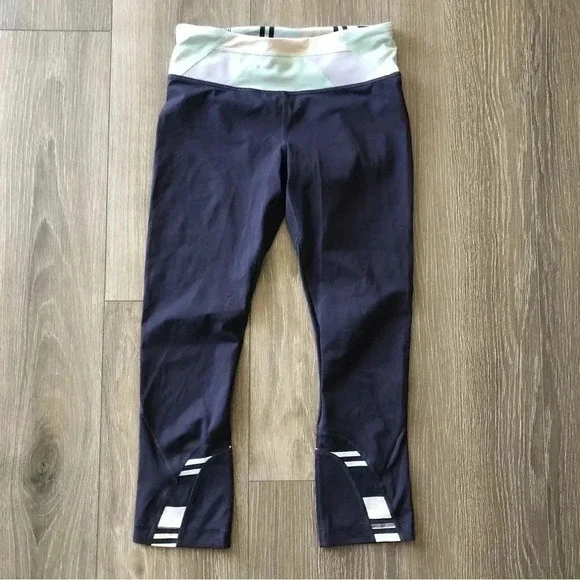 Lululemon blue Cropped Capri Legging size 4 - Picture 2 of 12